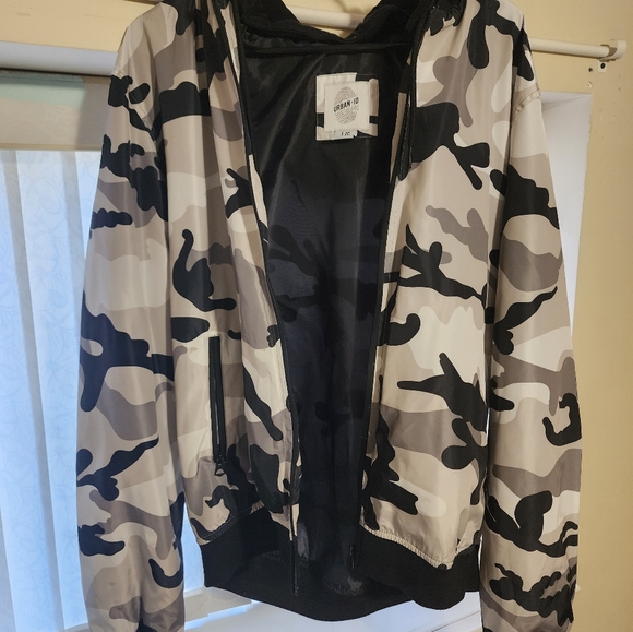 Urban ID Large Grey/White/Black Camouflage Print Jacket W/ Detachable Hood - Picture 2 of 5